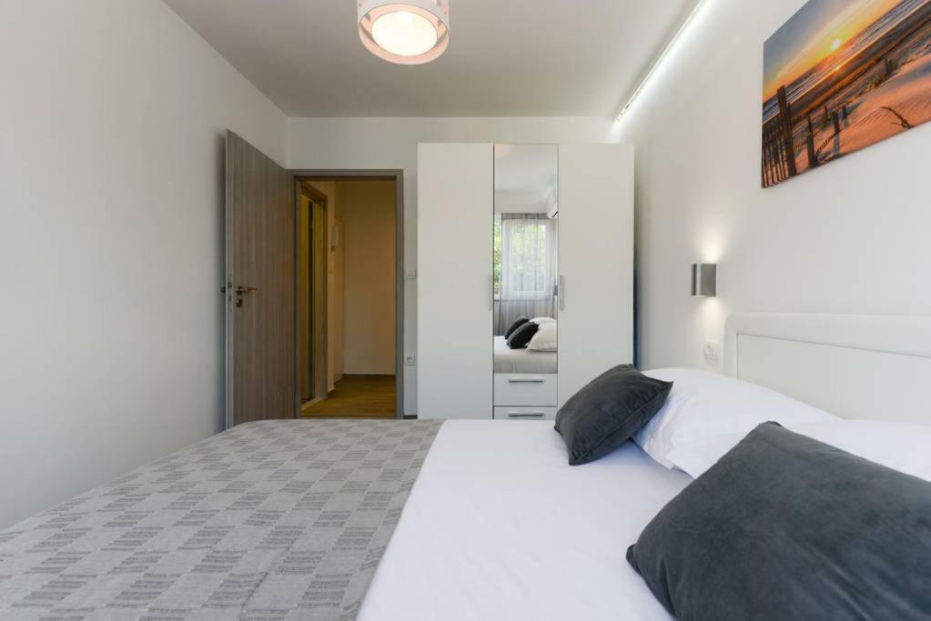 Reza Luxury Apartment Ζαντάρ Εξωτερικό φωτογραφία