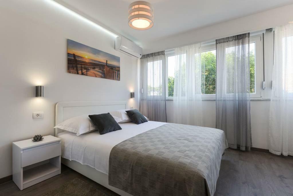 Reza Luxury Apartment Ζαντάρ Εξωτερικό φωτογραφία